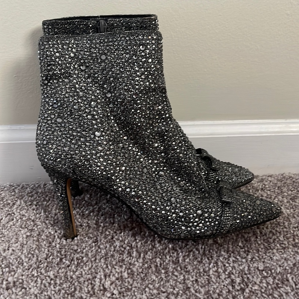 INC WOMENS BEDAZZLED HEELED BOOTS SIZE 7